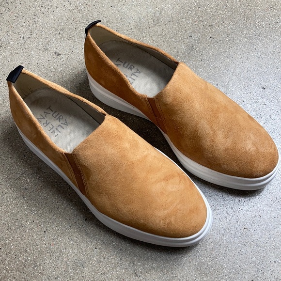 naturalizer yola platform sneakers